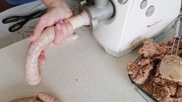 ТЕПЕРЬ ВСЕ СМОГУТ СДЕЛАТЬ КОЛБАСКИ ДЛЯ ЖАРКИ И ГРИЛЯ | МЯСНОЙ РЕЦПТ смотреть онлайн