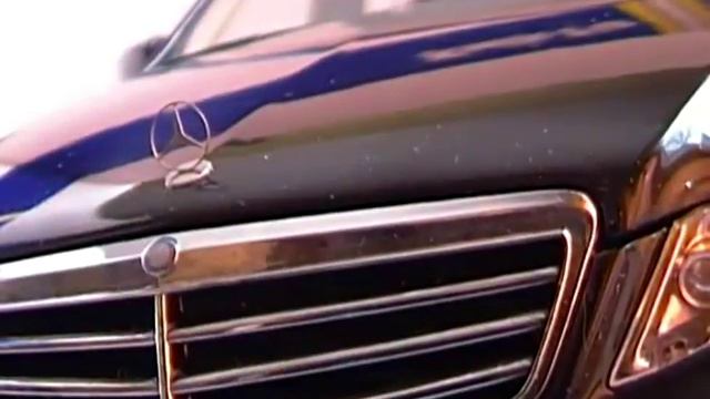 Mercedes-Benz E-Class W212 in scale 1-18 by Minichamps