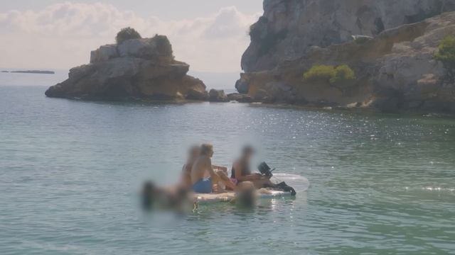V 'Layover' MV Making Film смотреть онлайн