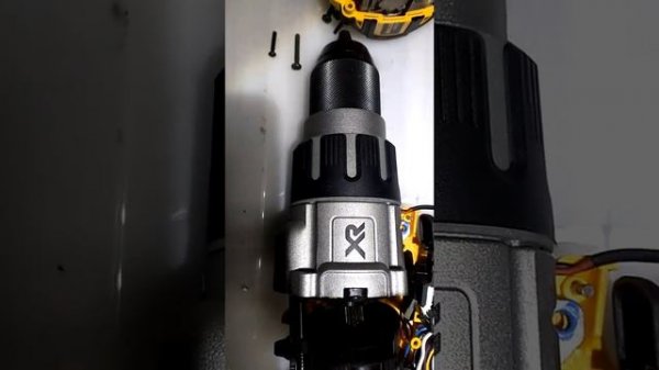 Шуруповерт DeWALT DCD996 сравнение USA сборки и China!
