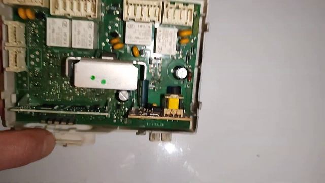 Ошибка F12 в стиральной машине Hotpoint-Ariston смотреть онлайн