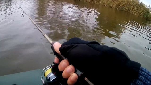 Спиннинг с лодки. А говорили, что здесь есть щуки "пятерки" смотреть онлайн