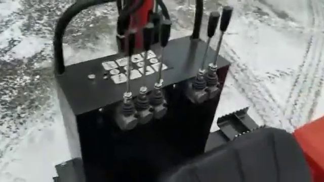 Минитрактор Уралец с погрузчиком и экскаватором смотреть онлайн