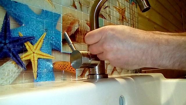 Как отремонтировать гусак смесителя для раковины LEDEME.