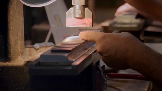 Installing Fingerboards, Frets & How to Date Your Gibson Acoustic Guitars | The Process S2 EP5 смотреть онлайн