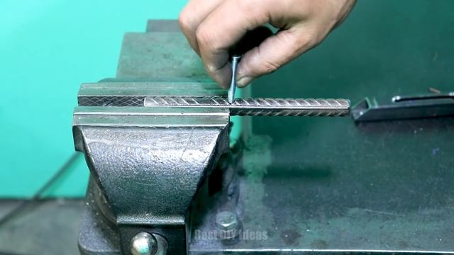 Step Up Your DIY Game - Make a Clever Door Latch смотреть онлайн