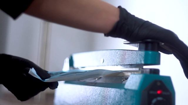 Маникюр. Стерилизация инструментов в PIED-DE-POULE.