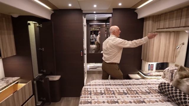 Newell Coach #1717 (For Sale w 2 Year Factory Warranty) смотреть онлайн