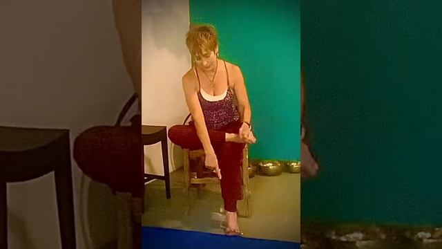 A simple 15 minute Chair practice ! смотреть онлайн