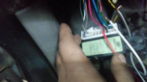 установка центрального замка с пультом.