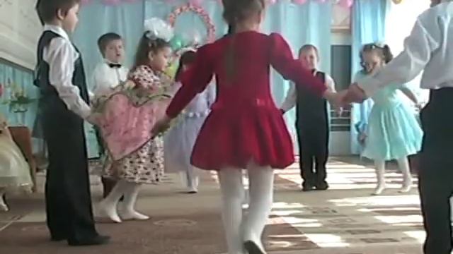 Прекрасный танец с сердцами смотреть онлайн