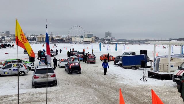 Автогонки на льду Чебоксарского залива. Мощные спортивные тачки. смотреть онлайн