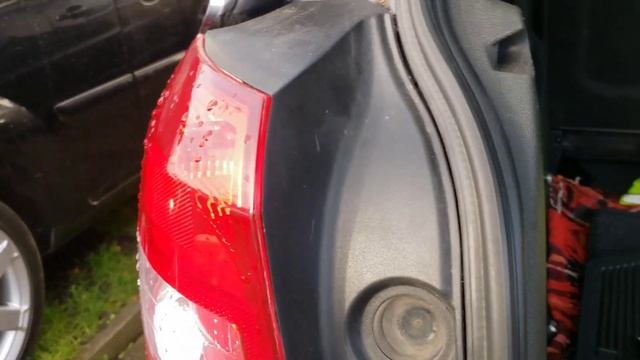 how to get water out your tail light on zafira смотреть онлайн