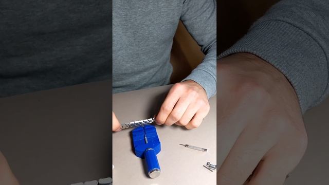 Як вкоротити браслет у годинника самостійно? смотреть онлайн