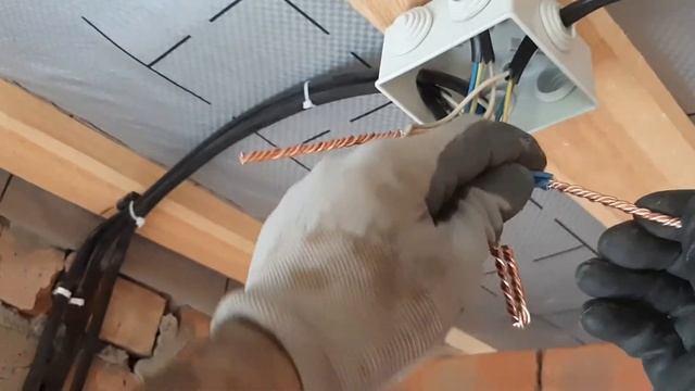 Ходули Тоя. Жесткое падение смотреть онлайн