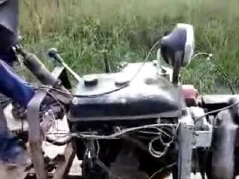 Сынишка гоняет на тракторе смотреть онлайн