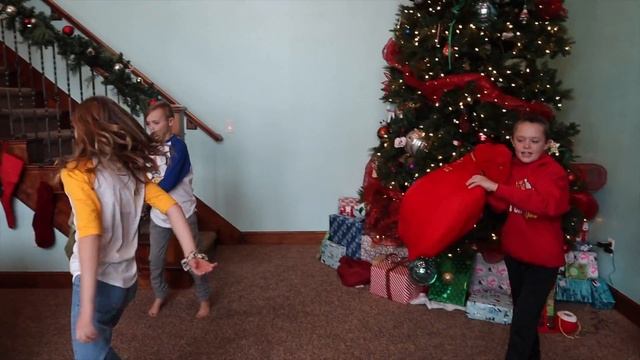We Caught an Imposter Santa! Fun Squad Secret Mission! смотреть онлайн