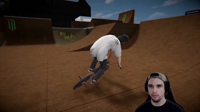 Pat Casey's Backyard Skatepark | BMX Streets PIPE смотреть онлайн