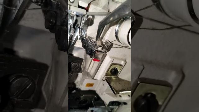 ЗАПРАВКА ОВЕРЛОКА TYPICAL GN795D смотреть онлайн