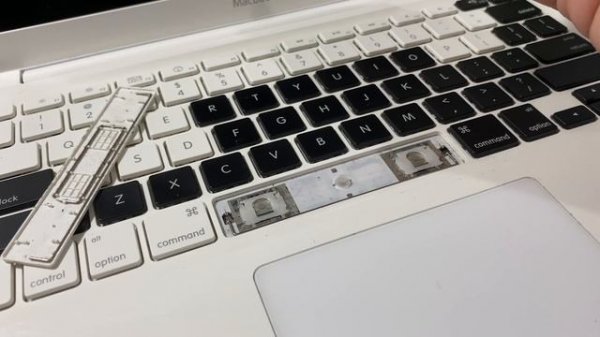 Macbook keyboard keycap removal/replacement