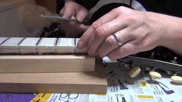 Refretting a 1964 Vox Lynx Part 2 смотреть онлайн