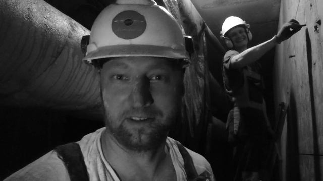 Зробити вхід з підвалу на стоянку | Куди подівся Бентлі? смотреть онлайн