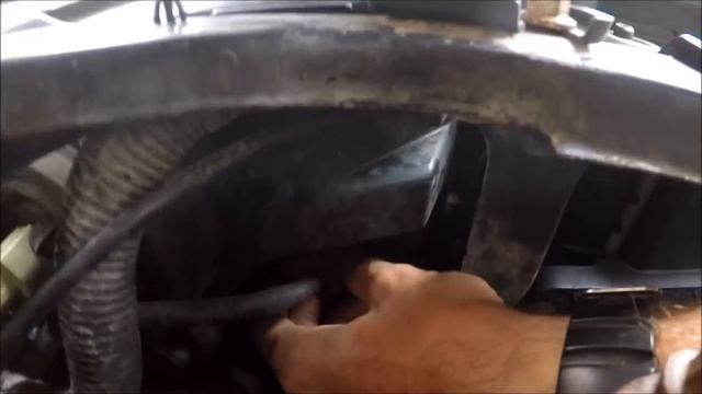 How to change headlight bulb and turn signal in 2008 - 2012 Ford Escape or Mazda Tribute смотреть онлайн