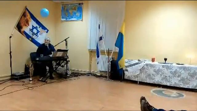 Настало время, когда оживают сухие кости и поднимается великое воинство Господне. Ребе Юзек смотреть онлайн