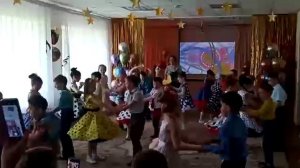 Барабанит дождик