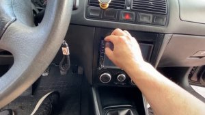 Бюджетная, но крутая мультимедиа в Гольф 4. 2Din магнитола и камера заднего вида
