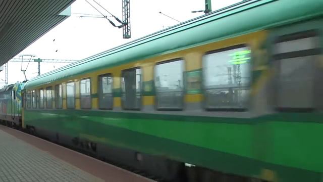 Kelenföld: Volt Fesztivál IC érkezik Bp-Keleti felől / Volt Fesztivál IC is arriving from Bp-Keleti смотреть онлайн