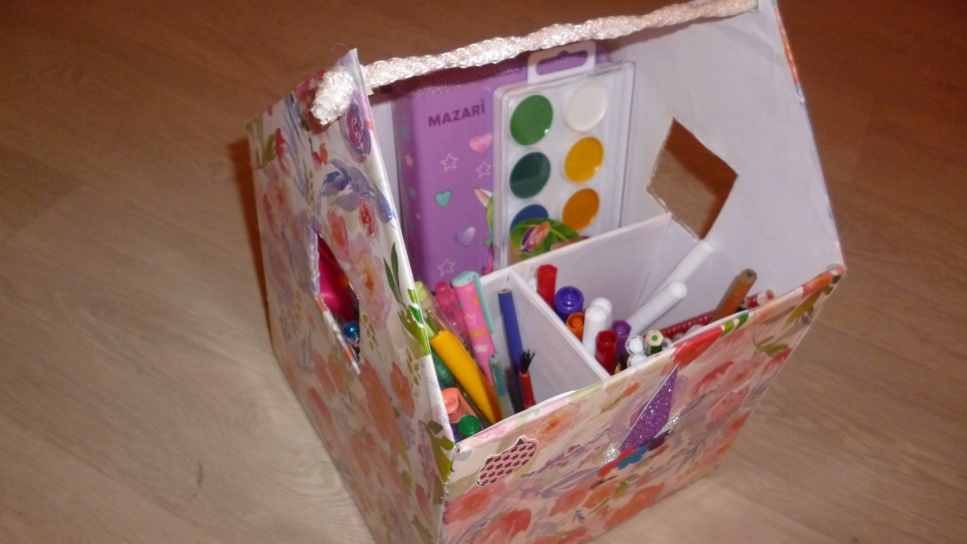 Домик из Картона. Организация и Хранение мелочей смотреть онлайн