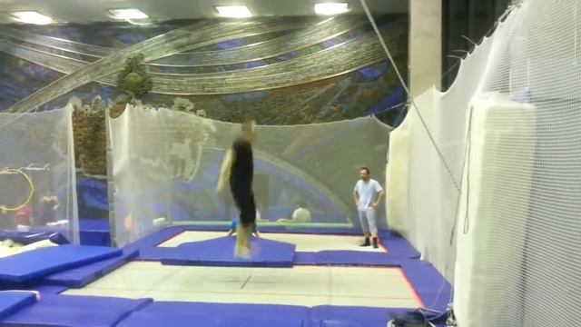 Двойное сальто назад (теперь и на сетке) :-)