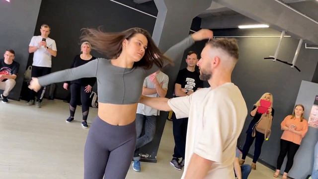 Олег Муровейко и Дарьи Евченко | Bachata Demo, Minsk 2023 смотреть онлайн