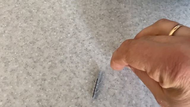 Как хитро прикрутить мебельные ручки. смотреть онлайн