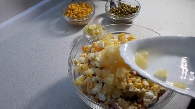 Салат оливье с ананасом.Olivier Salad