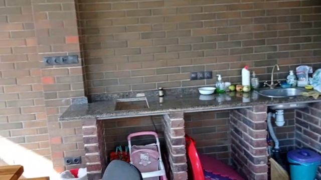 Барбекю из кирпича ручной формовки год спустя. смотреть онлайн