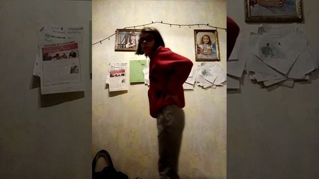 Как правильно танцевать танец "SKIBIDI" смотреть онлайн