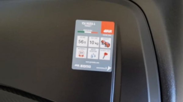 top case givi v 56 maxia 4 carbone