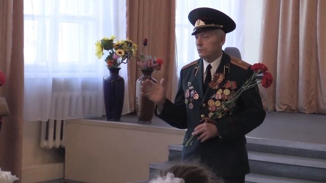 К ДНЮ ПОБЕДЫ: лицей №2 г. Дзержинский - встреча учеников с председателем Совета ветеранов смотреть онлайн