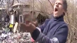 МУЖИК ХЛОПАЕТ