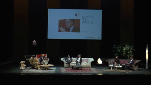Fiera del lavoro ALIg 2014 - L'intervista degli studenti a Corrado Passera смотреть онлайн