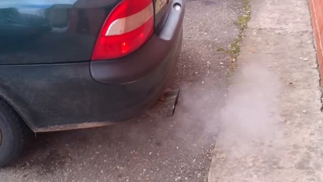 Opel Vectra B 1.8 exhaust sound by pofigist смотреть онлайн