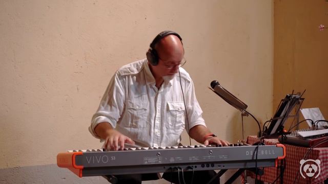 Mauro Sabbione, Tubular Bells p12 смотреть онлайн