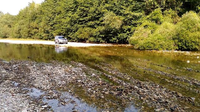Покатухи по высохшему руслу горной реки. смотреть онлайн