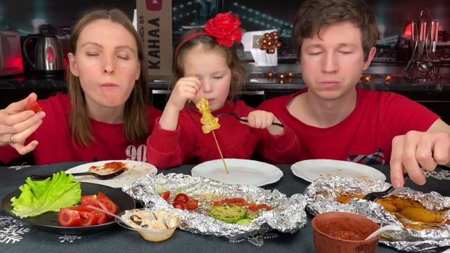 ?МУКБАНГ ШАШЛЫЧКИ ИЗ МАРШМЕЛЛОУ КУРИНЫЕ С АНАНАСОМ/ПЕРЕДАЁМ ПРИВЕТЫ смотреть онлайн