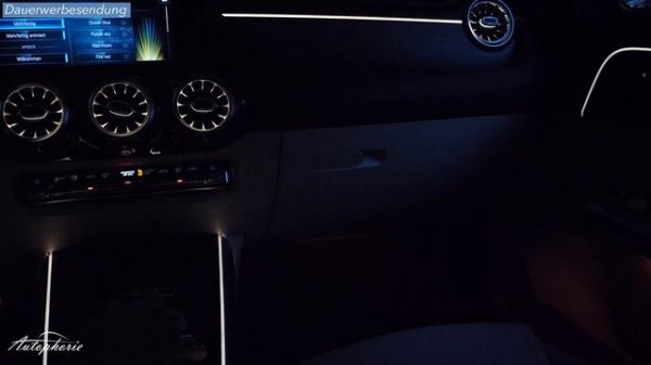 Ambiente-Licht im Mercedes-Benz GLA (H 247) [4K] - Autophorie Extra