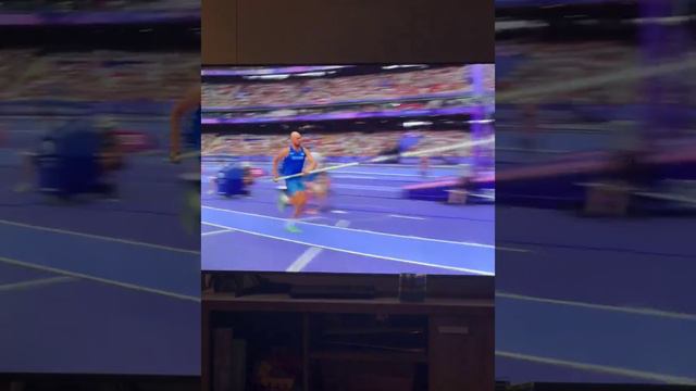 Первый день на работе после того, как соврал в резюме смотреть онлайн