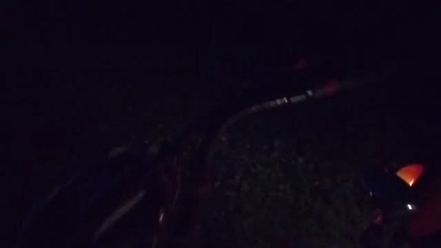 Велосипед с автомобильными фарами смотреть онлайн