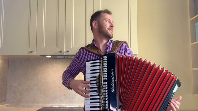 А за окошком месяц май - Гарик Сукачёв песня на баяне аккордеоне про май смотреть онлайн